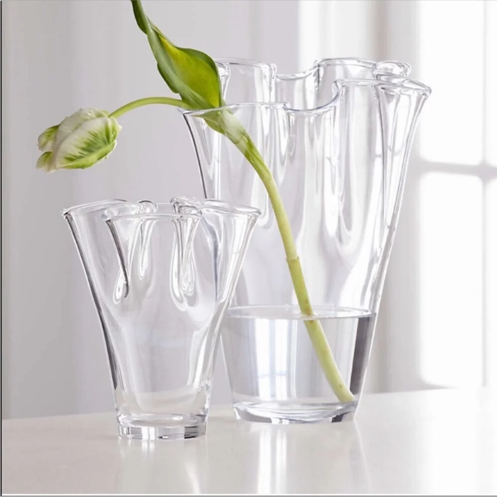 Crate & Barrel Evelyn Tall Clear Vase Gorgeous